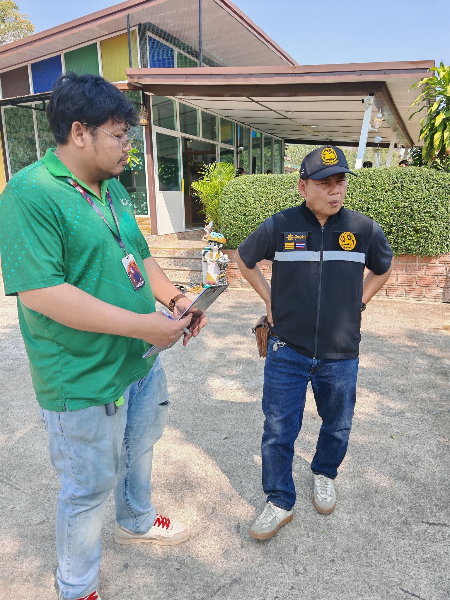 Dr. Krit Iamthanon, Director of the Agricultural Information Center, assigned the Agricultural Data Forecasting Division to conduct a field survey on the production status of Pattawia pineapples and mature coconuts in 2026. The survey was conducted in Prachuap Khiri Khan, Phetchaburi, and Ratchaburi provinces. Between February 9-14, 2026.