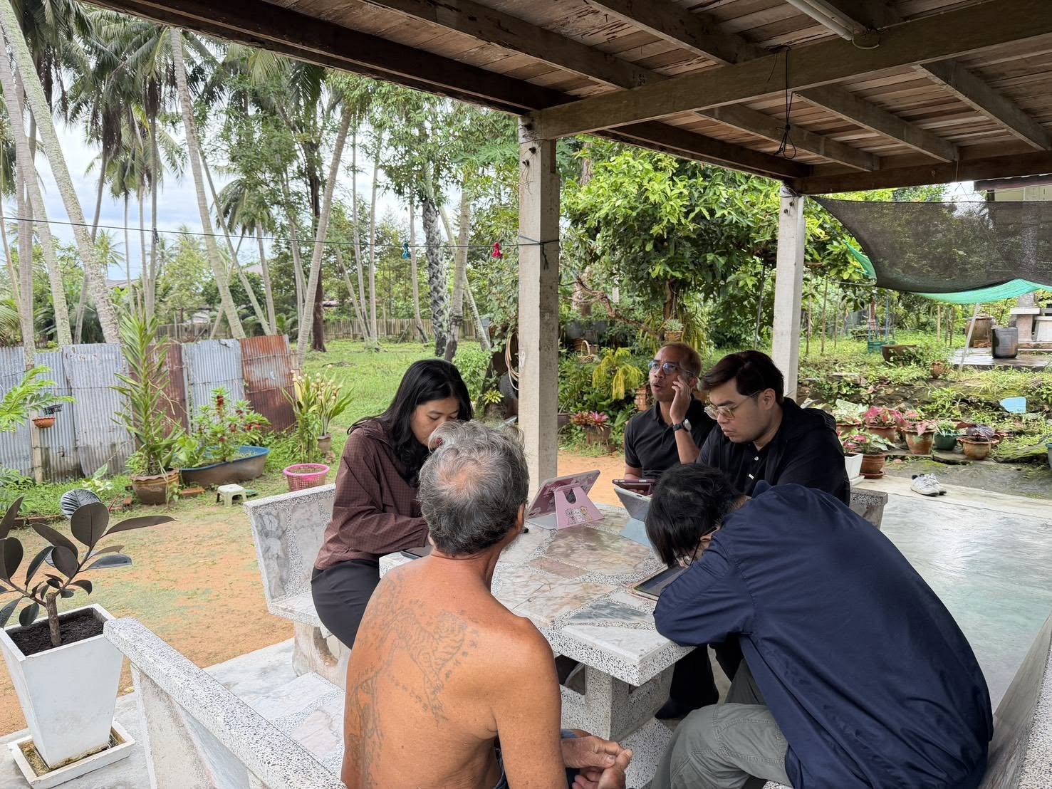 The Centre for Agricultural Information (CAI) has an assignment for the Division of Geo-Informatics and team members to conduct the field survey with the staff of the Office of the National Land Policy Board (ONLB) in Chumphon province. The operation area consists of 2 areas, 8 parcels, and 7 map sheets.
